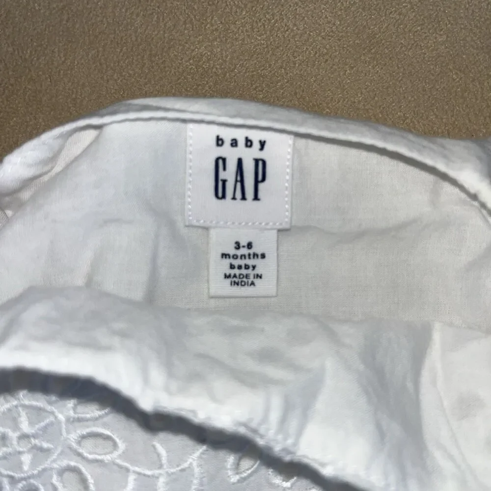 Gap Baby Girl 4 Piece Lot 3-6, 6-12, 12-18 Months Eyelet Dress, Tees, Sweater.‎